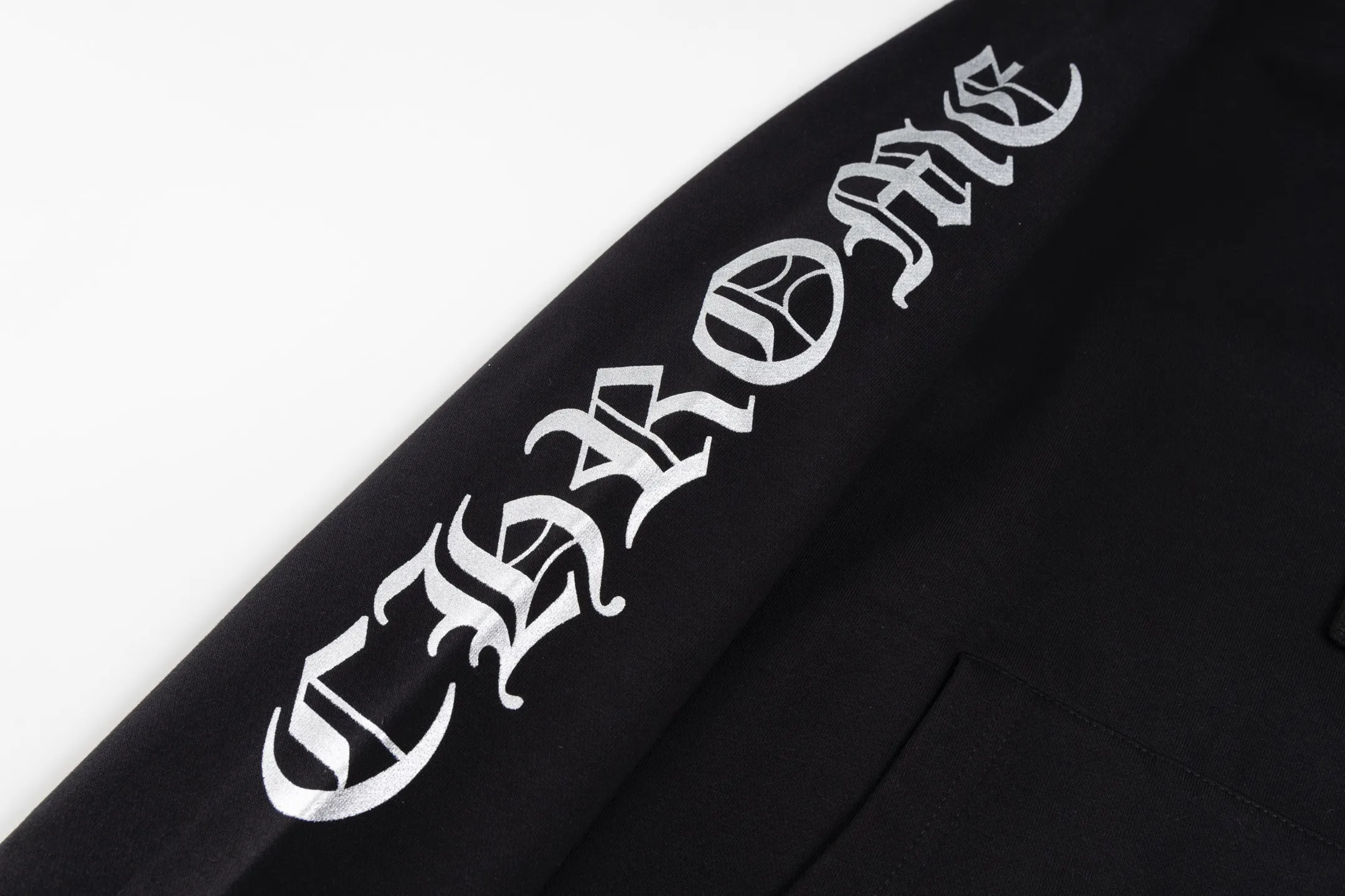 🅿️440 exclusive supply] CH Croixin 1988 Tokyo limited hooded sweatshirt. The original version was purchased for 7,999 and developed. The fabric is made of fleece 420g cotton. Printing uses a variety of printing techniques, including thermoset ink printing. The overall wiring is straight and delicate, the fabric is comfortable and soft, and the color is consistent without color difference. It can be matched with the same style to create a fashionable look and control various occasions. Customized accessories, complete with three standards, same style for men and women! Size:S-M-L